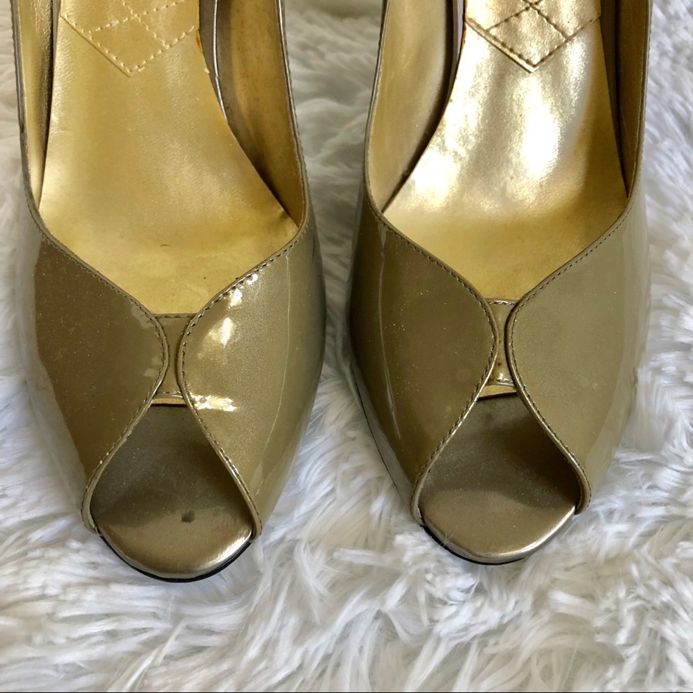 🇺🇸 New Bandolino Peep Toe Taupe Heels, Size 8.5 - Picture 8 of 8
